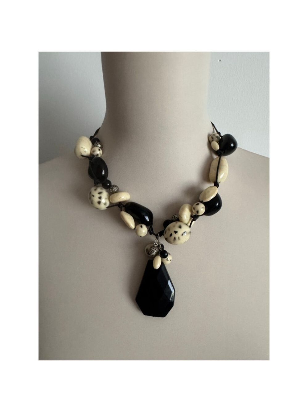 Women's Chico's One Size Black & Cream Beaded Statement Necklace